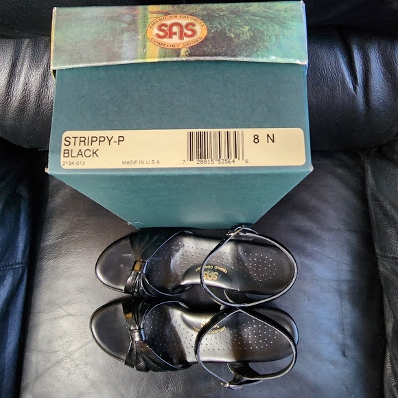 EUC in Original Box Quarter Strap Wedge Sandal - Picture 10 of 11